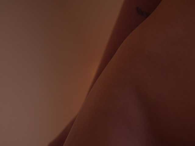 KyssaraPlay live cam on BongaCams