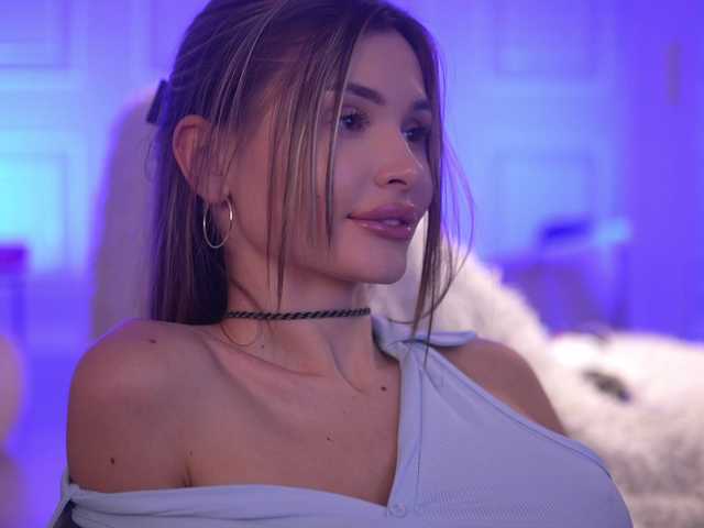 KyssaraPlay live cam on BongaCams