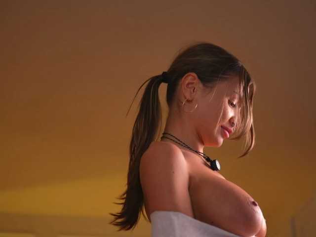 KyssaraPlay live cam on BongaCams