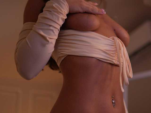 KyssaraPlay's BongaCams show and profile