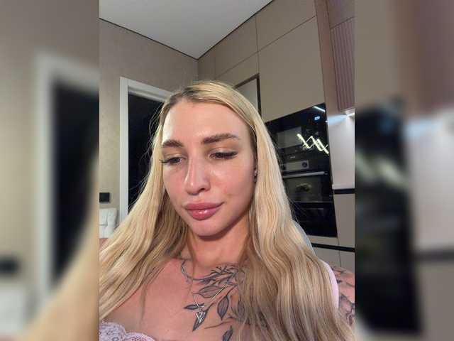 Live трансляция Cristi-Candy - Runet.cam