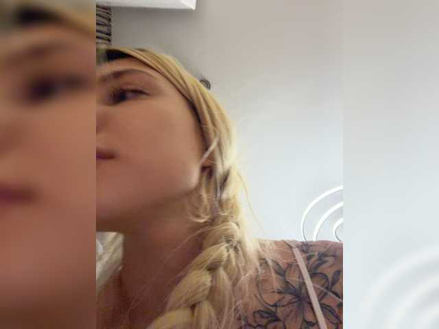 Live трансляция Cristi-Candy - slutnetki.online
