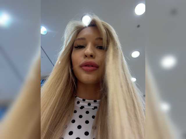 EwaBrown live cam and statistics on UnifiedCams