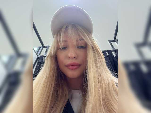 go to chat with Cristi-Candy