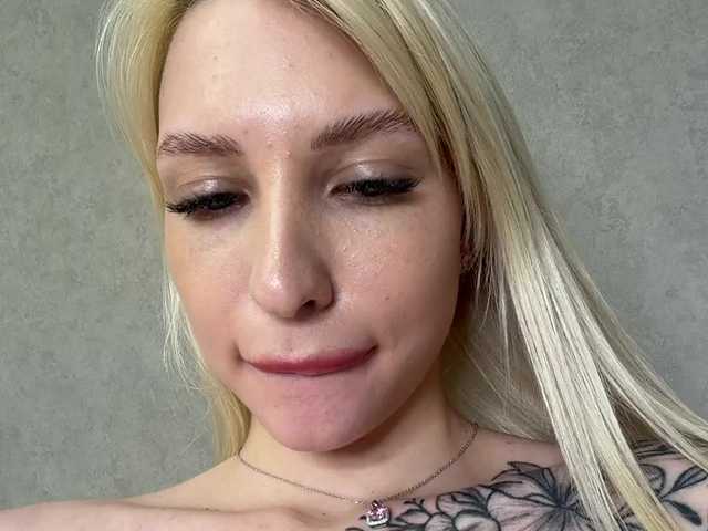 EwaBrown chat room