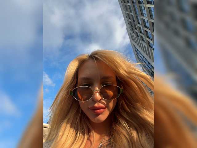 Cristi-Candy preview