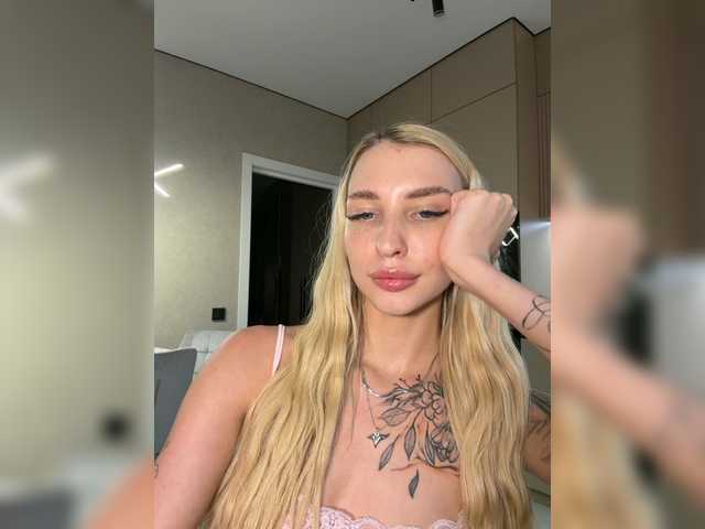 Live трансляция Cristi-Candy - Runet.cam
