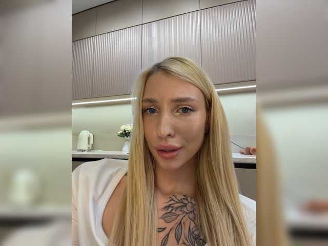 Cristi-Candy live cam