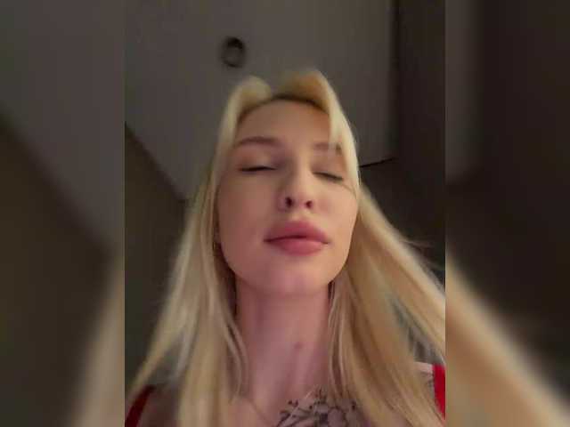 EwaBrown's BongaCams show and profile