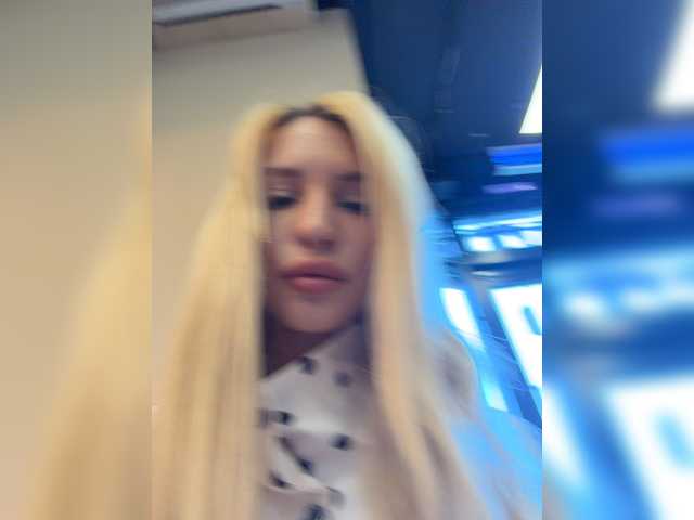 Cristi-Candy live cam