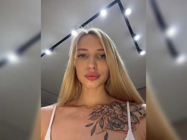 Cristi-Candy live webcam show