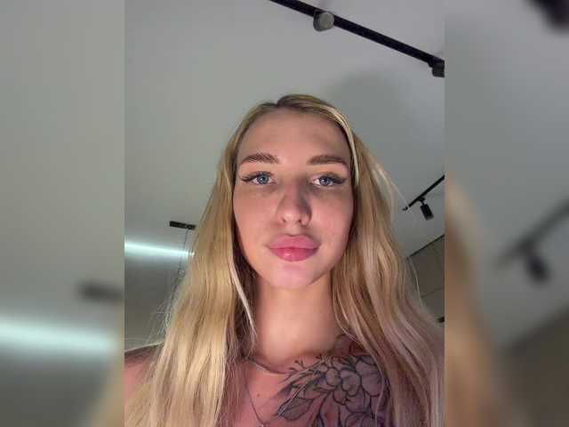 Live трансляция Cristi-Candy - Runet.cam