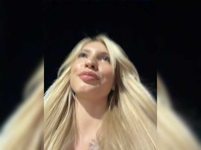 Cristi-Candy live cam