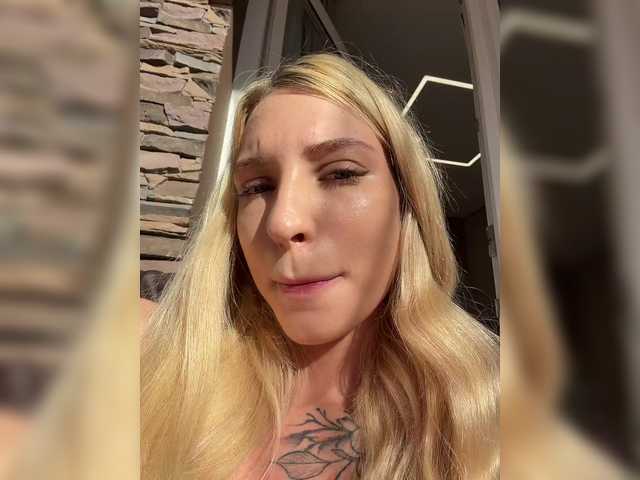 Cristi-Candy live cam