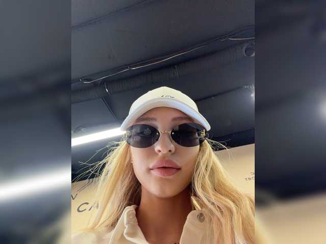 go to chat with Cristi-Candy