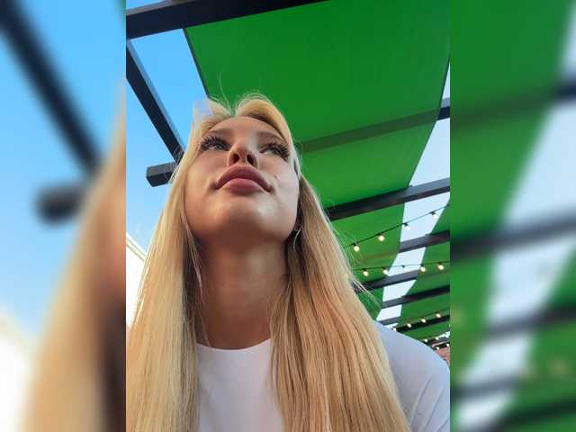Cristi-Candy preview