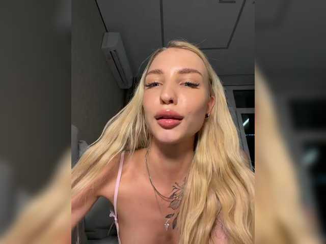 Live трансляция Cristi-Candy - Runet.cam