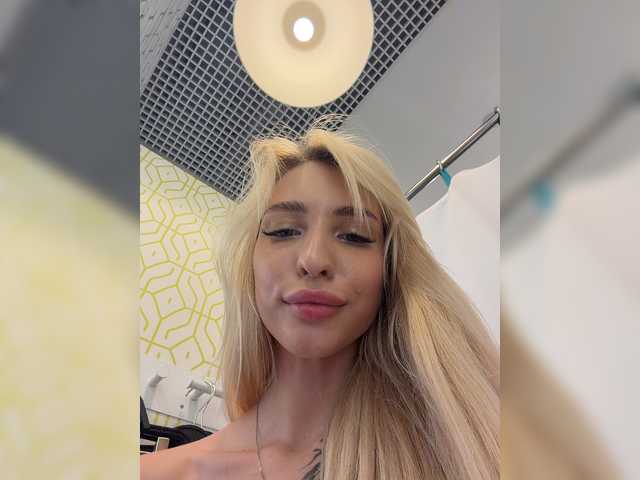 Live трансляция Cristi-Candy - Runet.cam