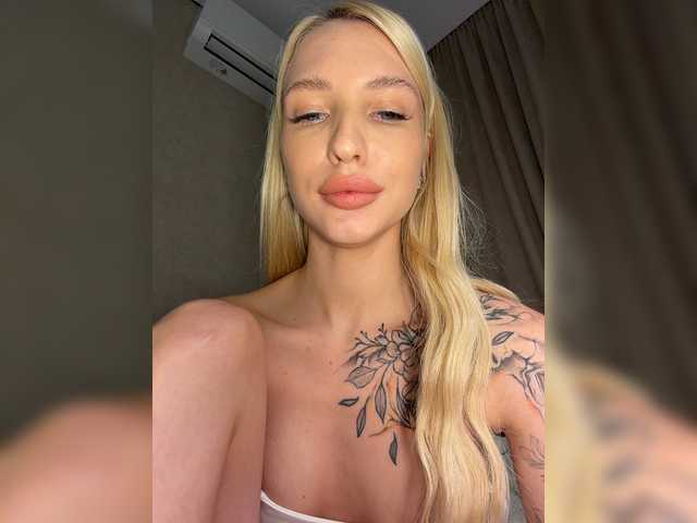 Cristi-Candy live webcam show
