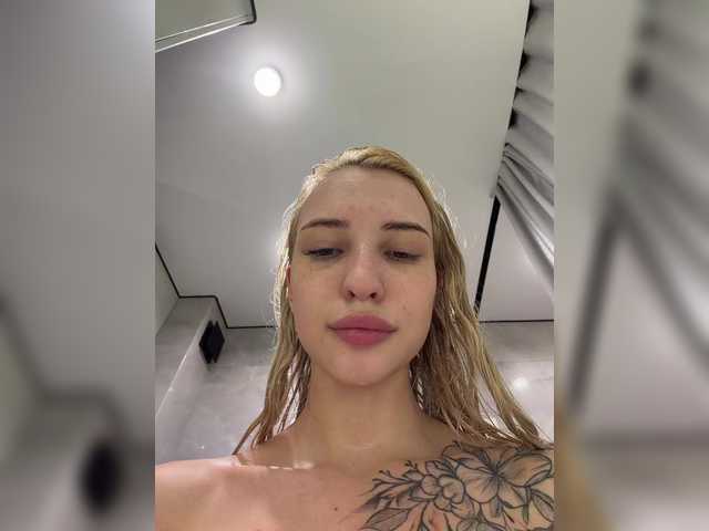 Cristi-Candy live cam