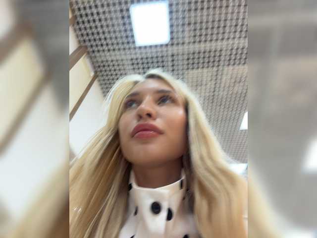 Cristi-Candy live cam