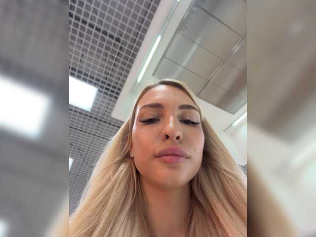 Live трансляция Cristi-Candy - Runet.cam