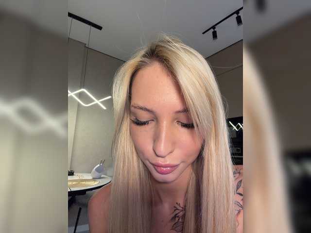 Live трансляция Cristi-Candy - Runet.cam