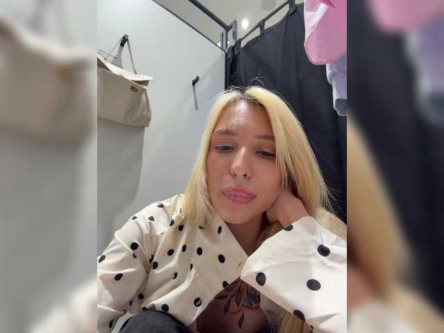Cristi-Candy live cam