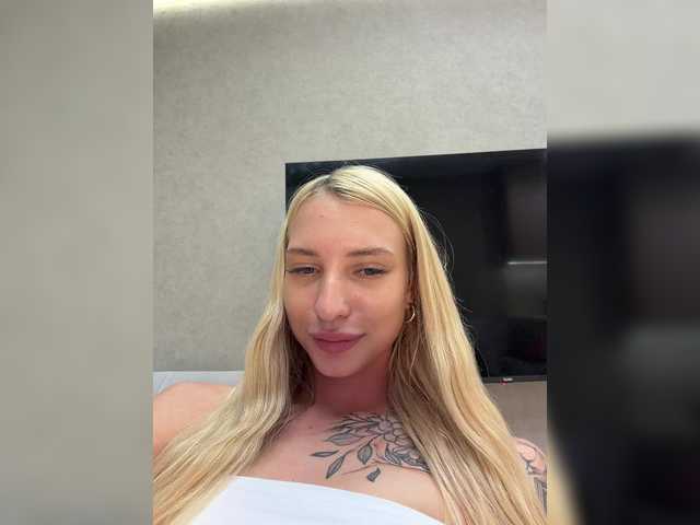 Cristi-Candy live cam