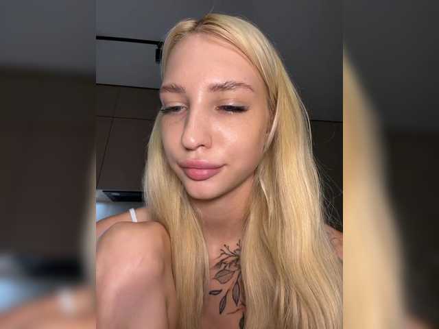 в попе у EwaBrown