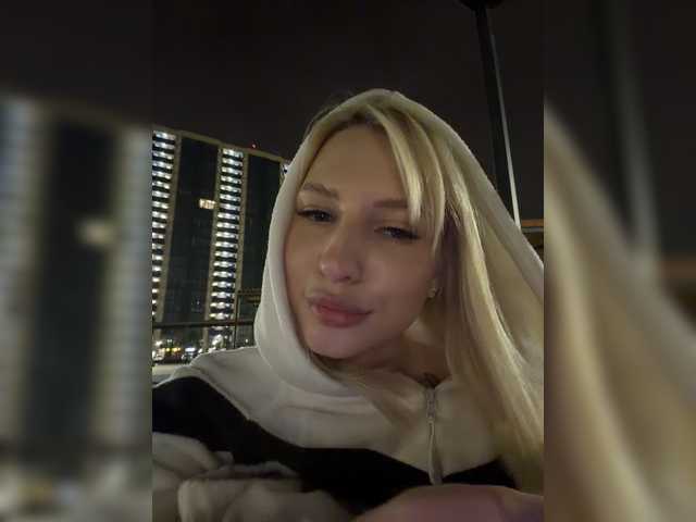  EwaBrown chat room