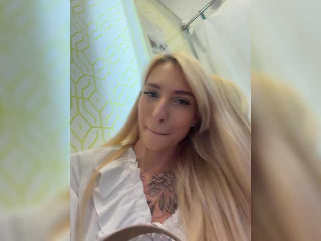 Live трансляция Cristi-Candy - Runet.cam