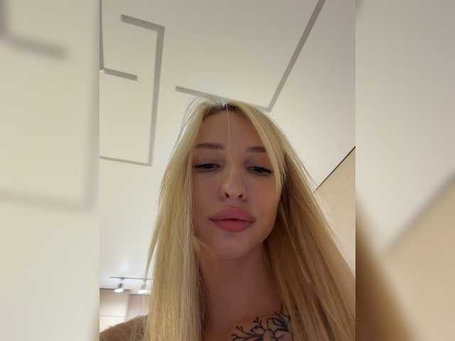 Cristi-Candy live webcam show