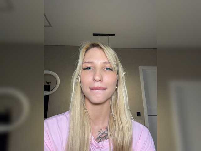 Live трансляция Cristi-Candy - Runet.cam