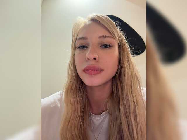 эросцена EwaBrown