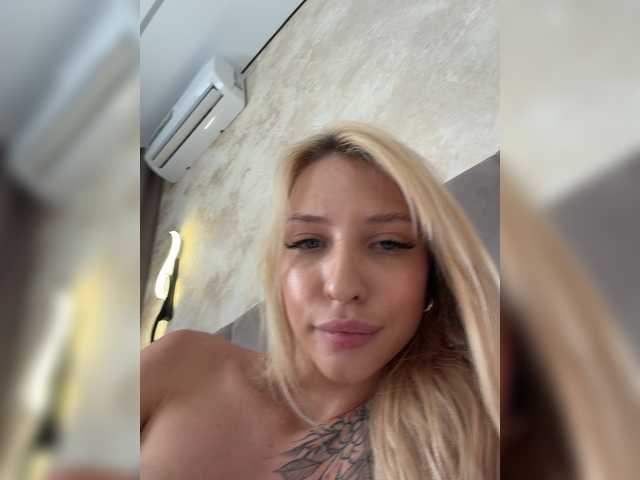 Live трансляция Cristi-Candy - Runet.cam