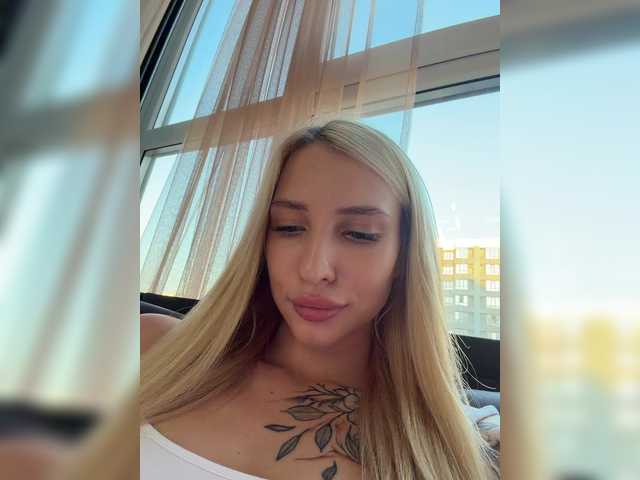 Cristi-Candy live cam