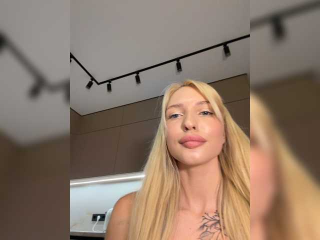 в попе у EwaBrown