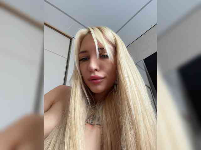 Model: Cristi-Candy