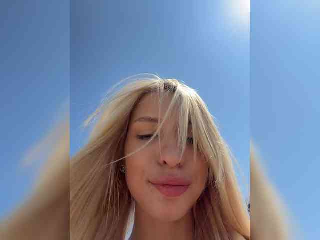 sex cam live EwaBrown