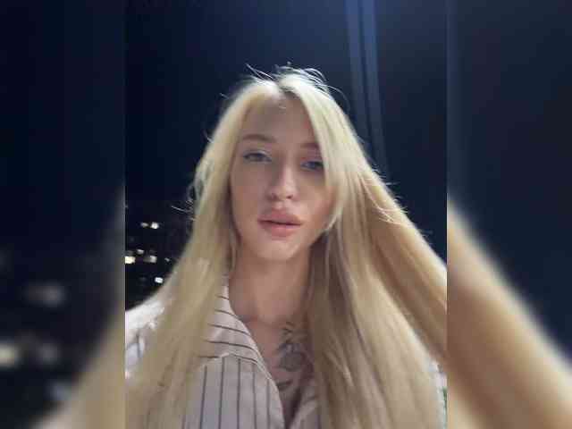 Cristi-candy's cam show statistics and live stream