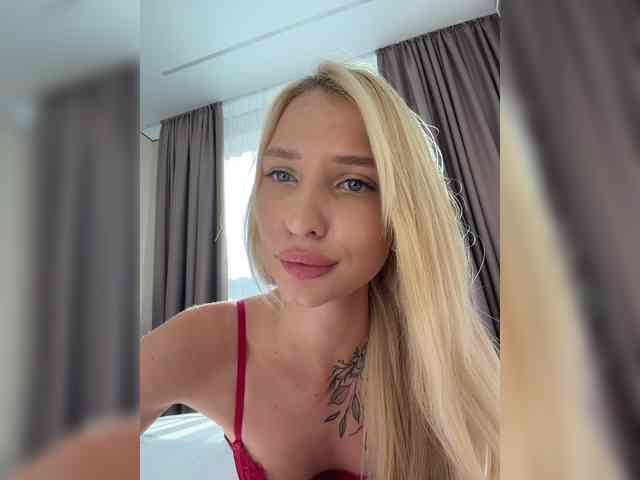 Cristi-candy's cam show statistics and live stream