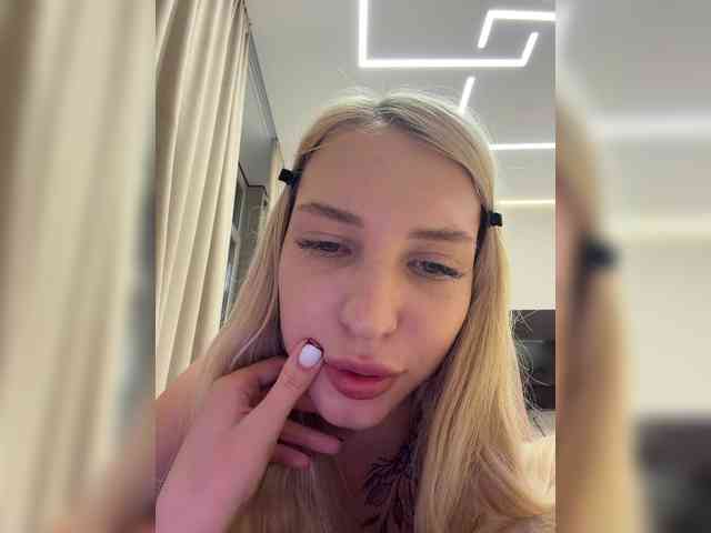 cristi-candy's live room