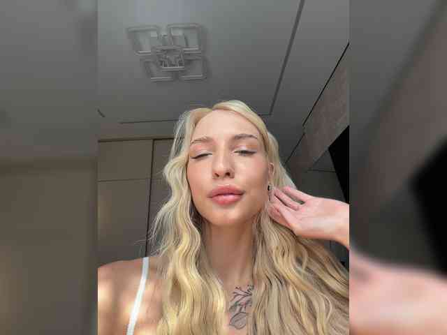 EwaBrown Sex Cam Show