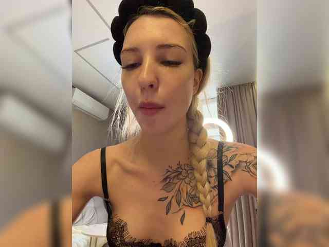 EwaBrown Live Webcam on BongaCams