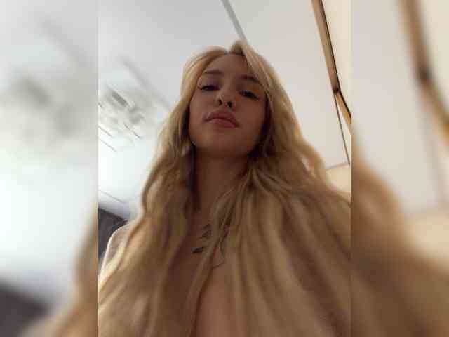 EwaBrown Sex Cam Show