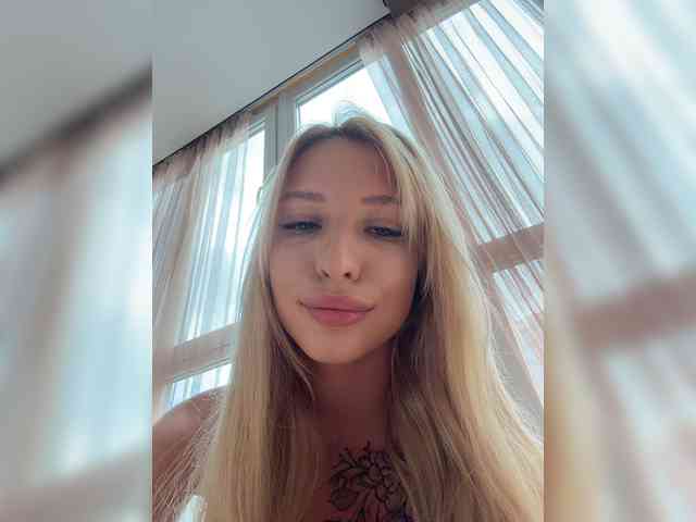 Model: Cristi-Candy