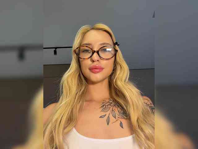 EwaBrown Sex Cam Show