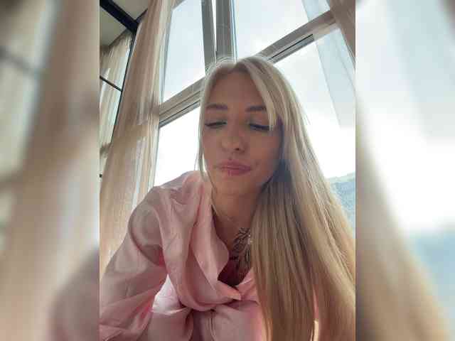 Model: Cristi-Candy