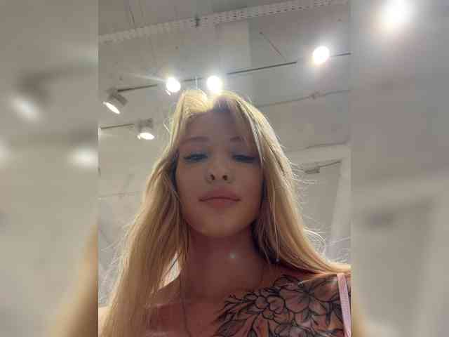 Model: Cristi-Candy